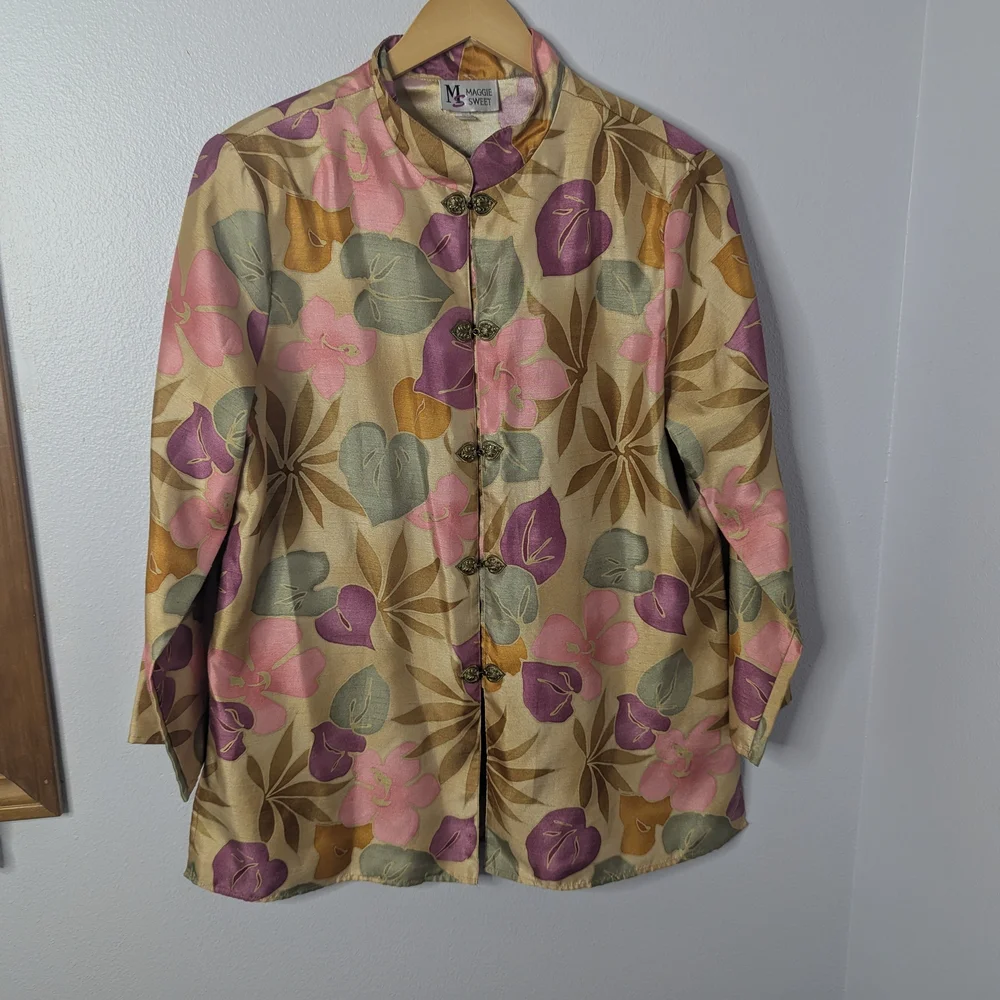 Maggie Sweet Floral‎ Brocade Top with Mandarin Collar
